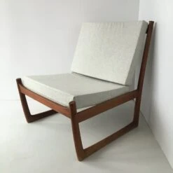 Gray Fireside Chair Peter Hvidt And Orla Mølgaard-Nielsen -Chairly Shop d9723dd4 0157 4309 93ef 1b709e61953c