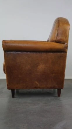 Super Rugged Sheepskin Leather Armchair With A Wonderfully Rugged Look -Chairly Shop d9c931c3 d7fc 4e8b a923 2005f66e47c4