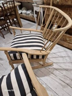 Wooden Rocking Chair -Chairly Shop dc035958 7172 435e 9981 13157e68a427