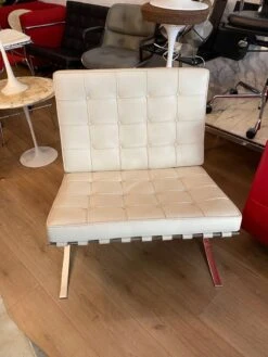 Barcelona Low Chair White Leather Knoll Studio -Chairly Shop ddd0cb26 2332 46b5 923b b1b6826e20c3