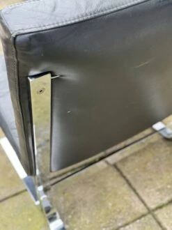 Vintage Leather Chair -Chairly Shop e29e4e5f 32a3 42d1 90cb 23d073833b9d