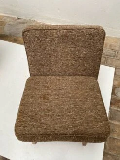 Ensemble De Deux Fauteuils Sans Accoudoirs Des Années 50 En Chêne Massif -Chairly Shop e3b81de1 6676 473f 957b a3088bd3ac91