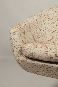 Fauteuil Rétro Vintage Space Age Design Orange Bouclé à Pois 1960 Rénové Chaise De Salon Milieu De Siècle Extraordinaire -Chairly Shop e7aea081 a684 4b63 935f 6aa5bb15340f