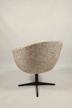 Fauteuil Rétro Vintage Space Age Design Orange Bouclé à Pois 1960 Rénové Chaise De Salon Milieu De Siècle Extraordinaire -Chairly Shop f132e7c2 3ce1 4aab 9eec 13ef6dbaf90f