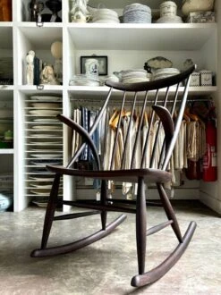 Dark Wooden Rocking Chair By Illum Wikkelso For Niels Eilersen, 1960s -Chairly Shop f190131d 77e8 4fe5 a834 db0455e09dd7
