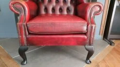 Red Chesterfield Armchair In Buttoned Leather, 1950s -Chairly Shop f507be91 5f80 4588 848a d6ae6ccd7618