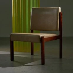 Angular, Teak Wood And Leather Chair With Copper Details, 1970s -Chairly Shop f94365a9 f82b 49e9 9e09 461bb466df0b