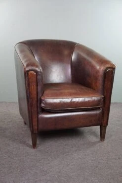 Dark Sheep Leather Club Armchair, Sleek Design -Chairly Shop fb4272ed d23a 4817 80df b8d0a79caac8