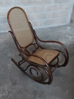 Rocking Chair 1970 -Chairly Shop fcb05843 2c43 4c73 88fa b8577cac196e