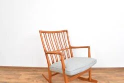 Oak ML33 Rocking Chair By Hans J. Wegner For A/S Mikael Laursen, 1950s -Chairly Shop fd4fd5d7 3fd1 44a8 a400 6b5c5e39cdc0